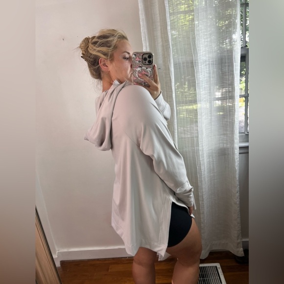 ATHLETA ABALONE GRAY GLACIER HANDKERCHIEF PONCHO small - Picture 9 of 14